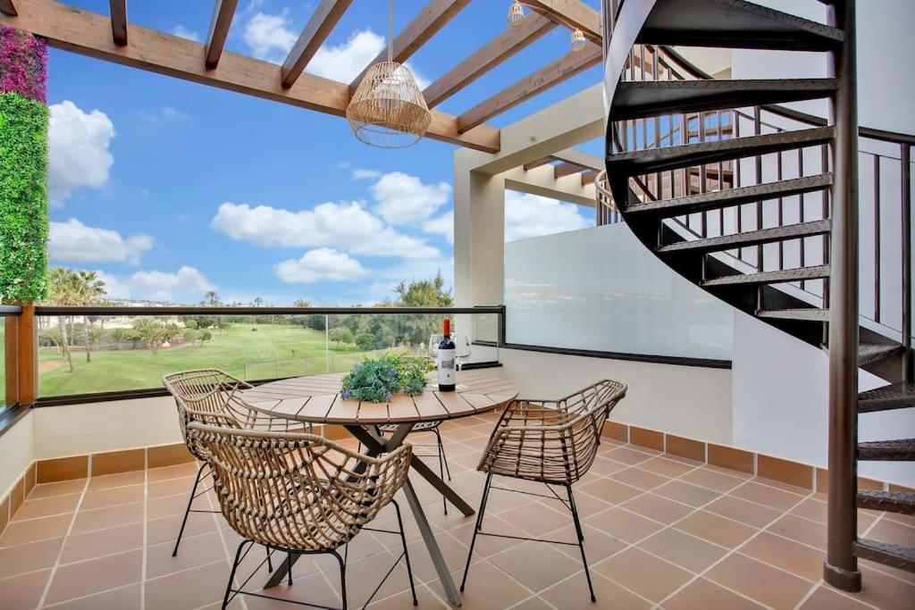 2 Terraces W/ Astonishing Views. *