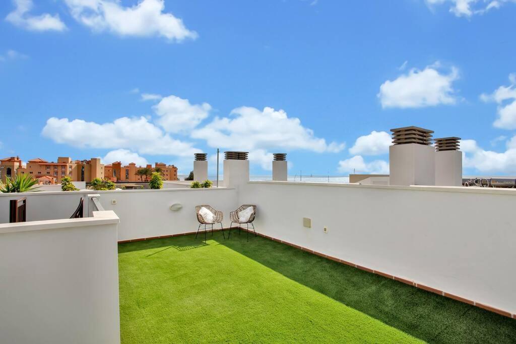 2 Terraces W/ Astonishing Views. *